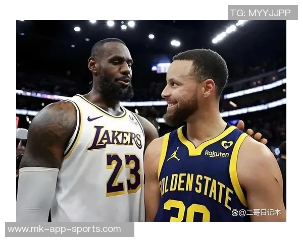 岁月如歌白发渐显詹姆斯与库里媒体日采访照引发球迷感慨 岁月如歌白发渐显詹姆斯与库里媒体日采访照引发球迷感慨